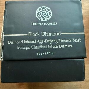 Forever Flawless Black Diamond Thermal Mask